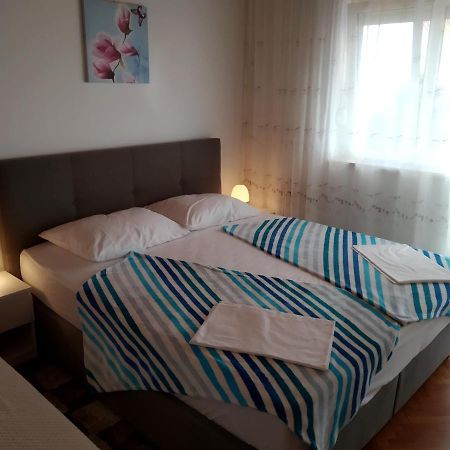 Ines Apartment Novi Vinodolski Bagian luar foto